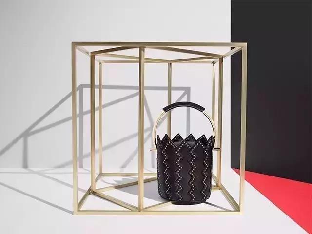 SalvatoreFerragamo｜鞋履界的国王，包包界的皇后