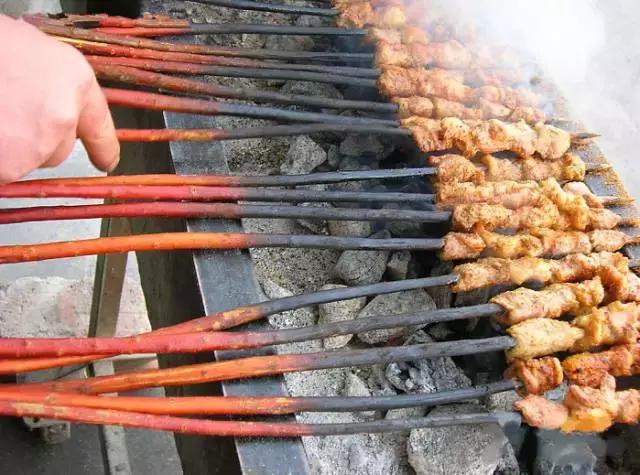 这是一条凶残的推送！8家“食肉兽”必吃的店！一口入魂···