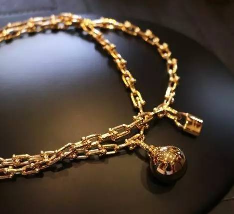 刘雯倪妮穿衣搭配图,杨幂刘雯谁最漂亮