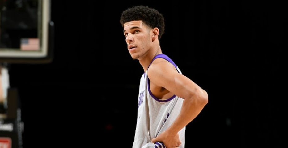 NBA早报:球哥因伤将缺席夏联决赛,火箭老板亚历山大决定出售球队,皮尔斯将以绿军球员身份退役