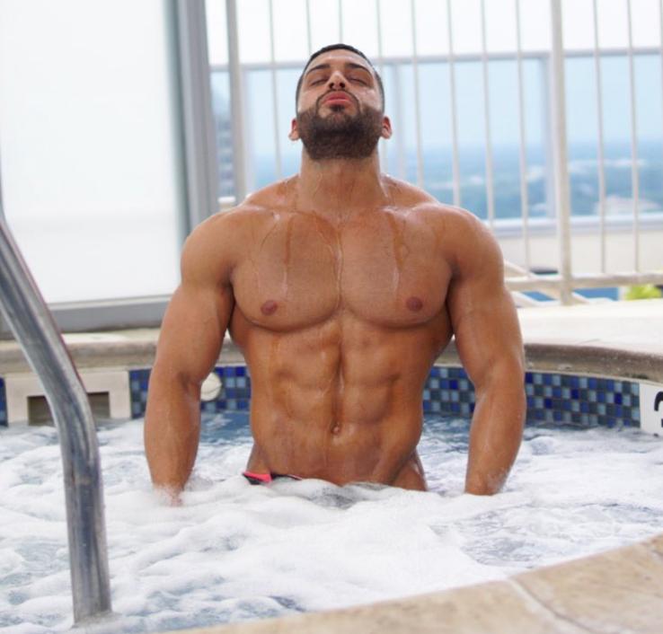 扁平胸要多久才能练出合格胸肌,方形胸肌与圆形胸肌对比图片