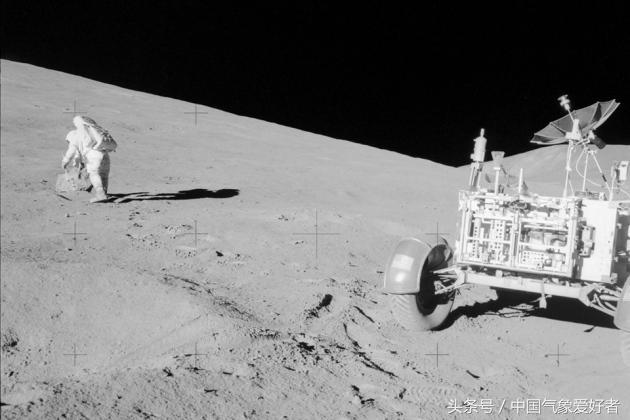 以前的月球离地球很近吗,曾经月球有大气层