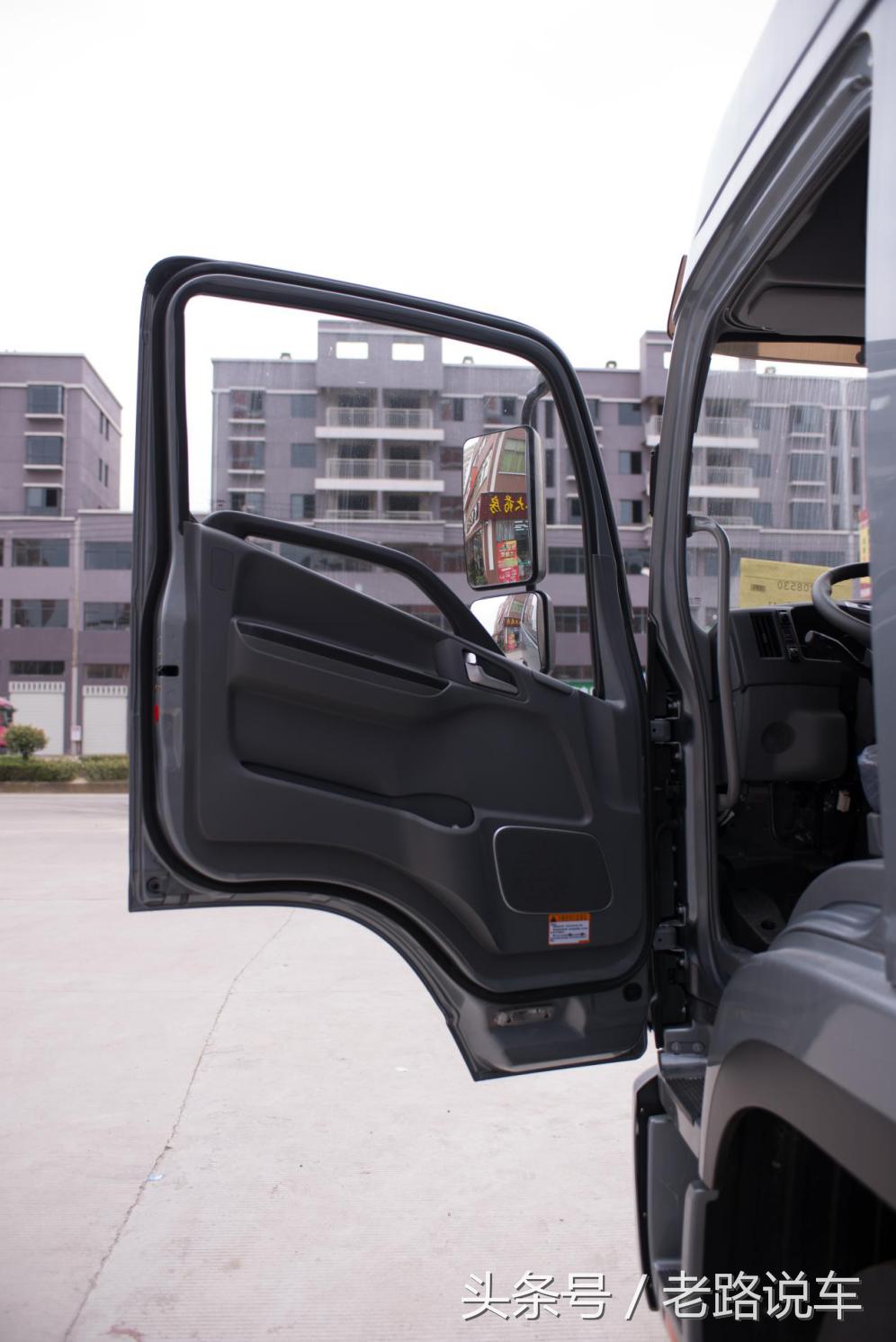 格尔发天然气用的什么发动机,格尔发纳威司达