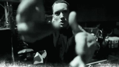 青春期未婚先孕，成为单亲父亲，怒怼整个世界，为女儿杀出一条天路