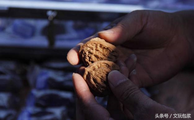 教您几招就能识破假核桃,核桃作假新玩法