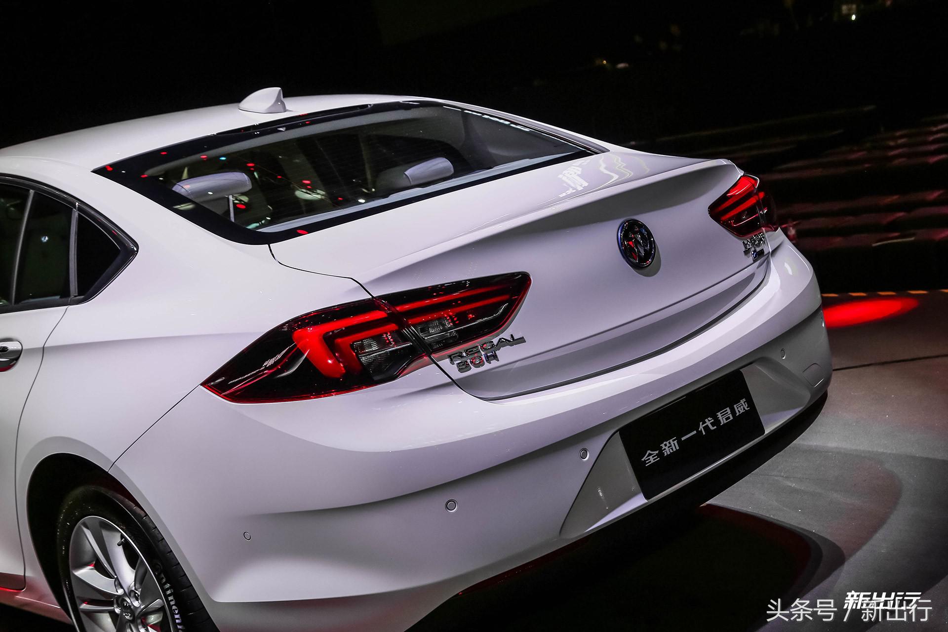 别克君威2017款30h豪华型,远距离看新款君威