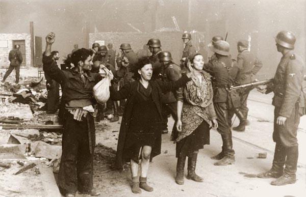 一百年前，一百名犹太人凑钱买了四千平米荒漠，这就是如今以色列