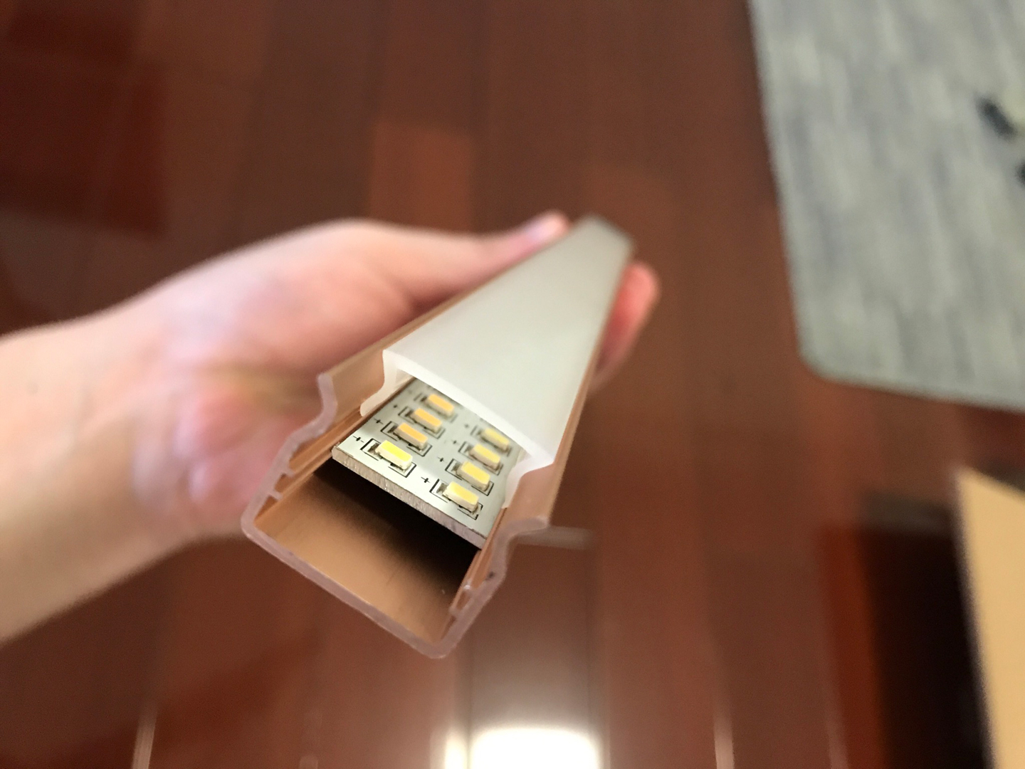 led智能台灯的使用方法,可调光led台灯使用方法