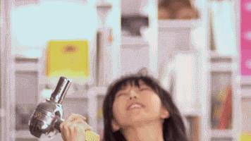 姑娘玩足球视频,妹子足球教学