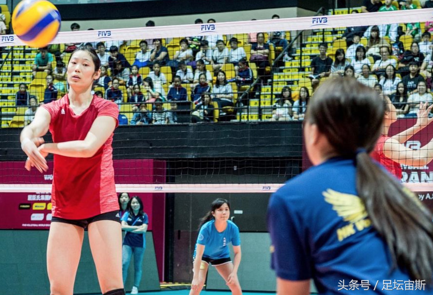 女排香港站引爆全场球迷加油,中国女排引爆全场