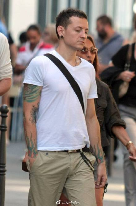 又一个主唱人气王自杀，当年的乔任梁依旧让人心痛，让我们一起为他们送行，一路走好