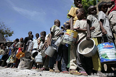 杀死老国王、夺过所罗门戒指,他自任为国家元首,主政14年后狼狈外逃