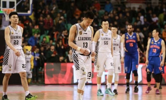 郭艾伦是真拼了吗,郭艾伦助攻超越哈德森