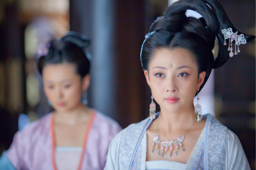 花蕊夫人深受两位皇帝的宠爱,倾世皇妃马馥雅是花蕊夫人原型吗