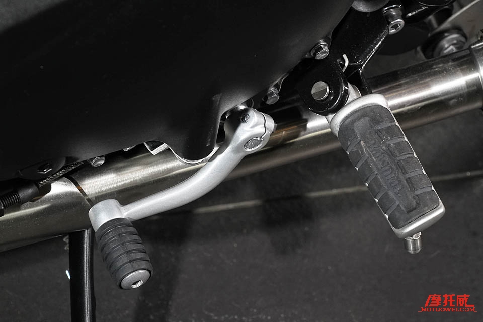 凯旋bonneville1200,凯旋bonneville红色