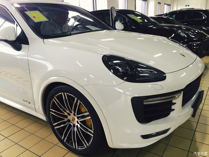 保时捷选配大轮毂多少钱,保时捷加价7000