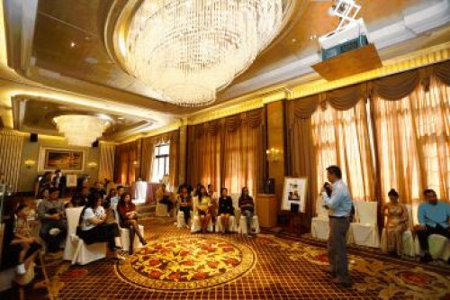 星河湾一楼入户,星河湾小区到万象城多远