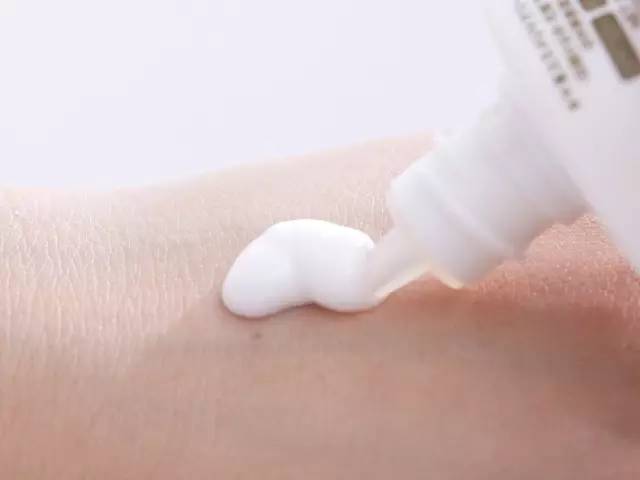 一年四季涂脸的防晒霜推荐 (推荐几款纯物理防晒霜脸部不泛白)