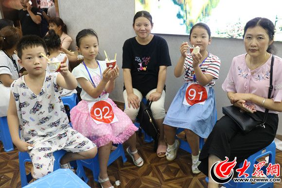 鍑叴澶╀笅鑿忔辰鏃ョ収,鍑叴澶╀笅浜插瓙娲诲姩