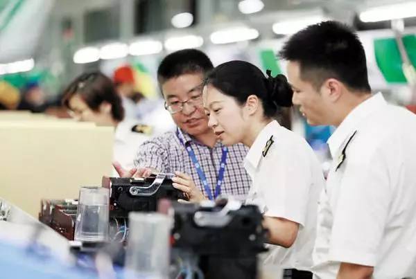 「热点」暑运高峰因喷雾被拦?你要知道这些出行的“黄金法则”!