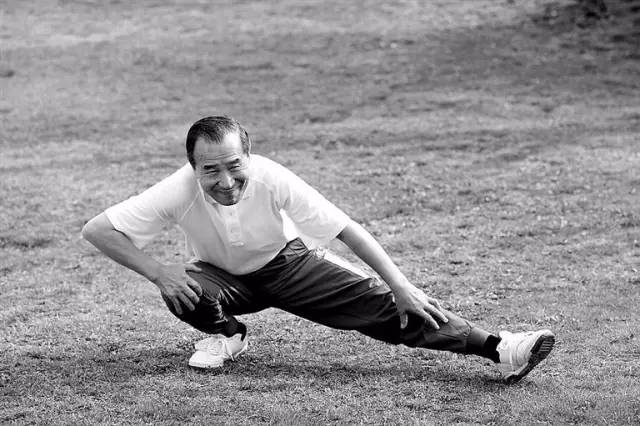 睡觉腿抽筋警惕四种病,孩子晚上睡觉经常腿抽筋怎么回事