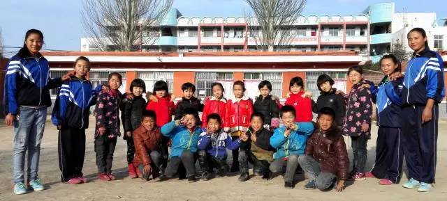 新奇特稀奇!宁夏这所小学竟有10对双胞胎,老师分不清连父母也混淆