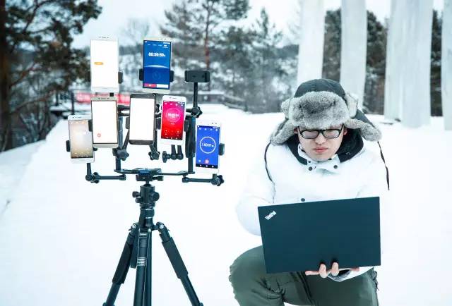 还记得那群到中国最北边境搞事情的小编么？他们……