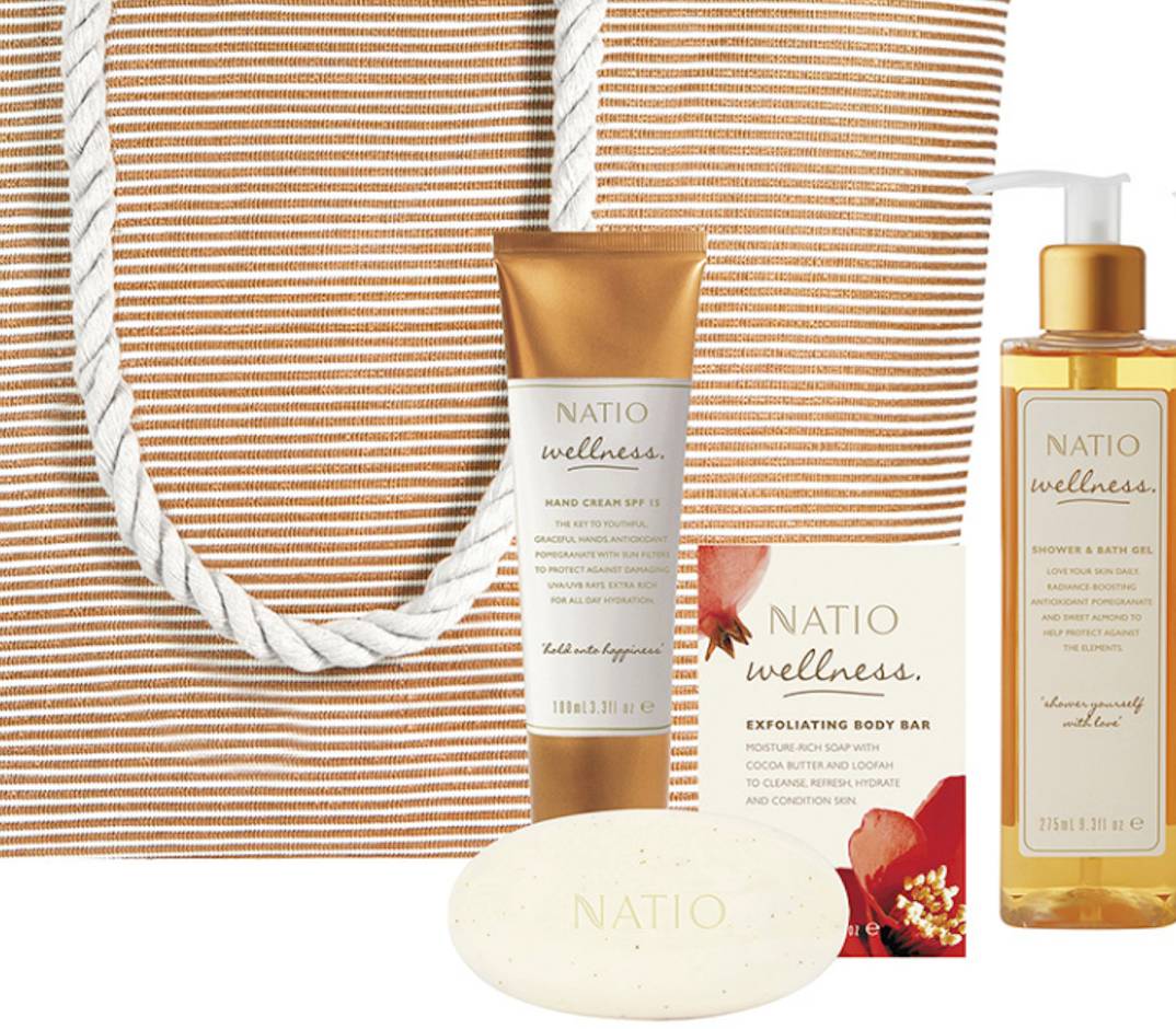 涂手霜不带防晒？白涂！男有王凯，女有王丽坤……看看最美明星手