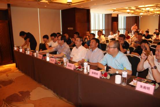 凤牌滇红山东市场财富说明会，为何吸引来了一群酒商？