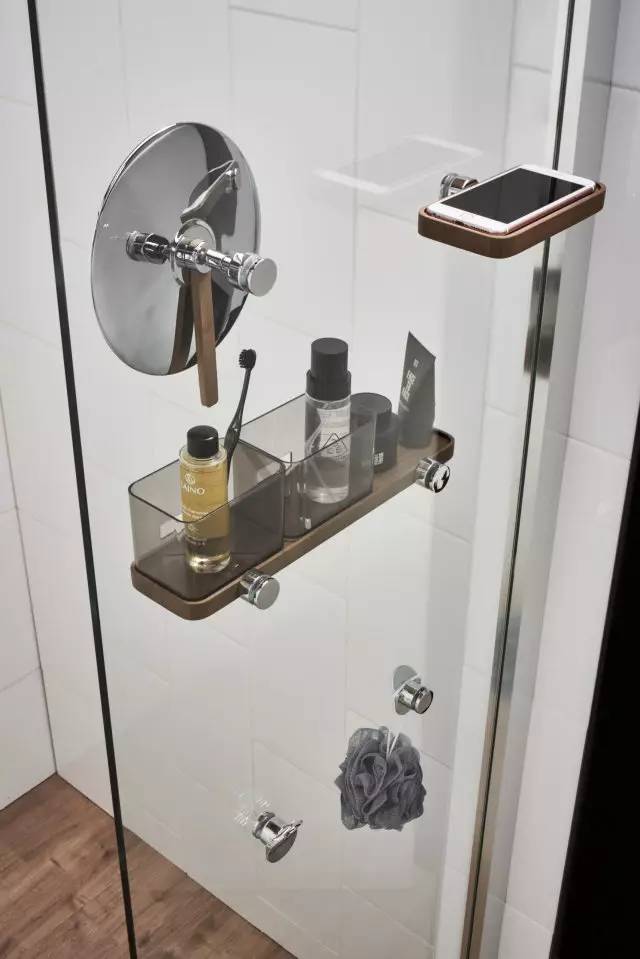 想要选购到优质的卫浴产品,淋浴房用什么配件好