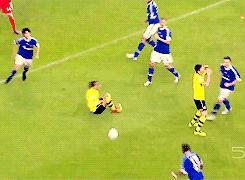 宇乐｜你们是来踢球的，还是来搞笑的？