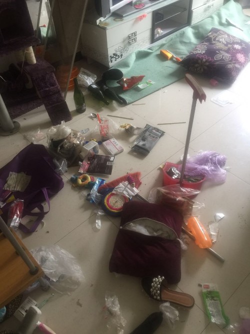 租客欠房租水电费跑了怎么办,租客欠租跑路遗留物品