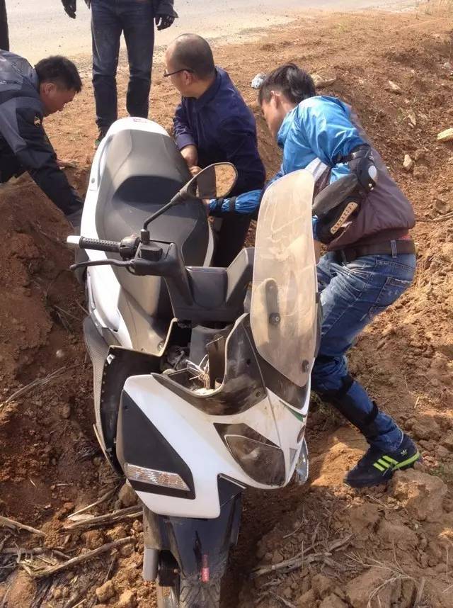 关键时刻——摩行意外发生时的自救举措