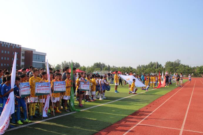 江苏省长杯初中校园足球联赛直播,江苏省长杯小学组女子足球比赛