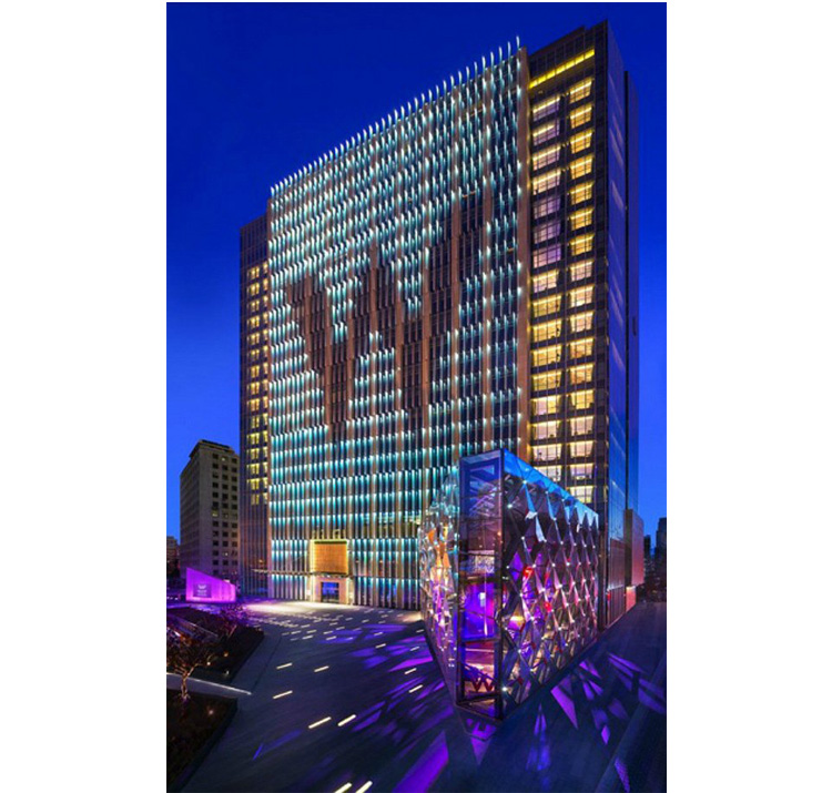 YSL高跟轮滑鞋、Aēsop芥末味牙膏、美的无烟自动炒菜机,它们也许都能买到,但天猫奢侈品频道你可能看都看不到