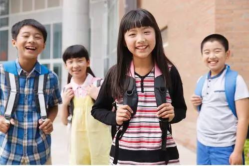 「周末推荐」这些童真问题，把父母问得羞羞哒