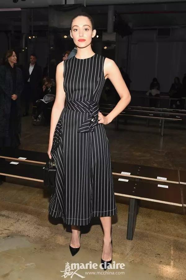 黑白条纹搭配墨绿色,黑白条纹搭配主题