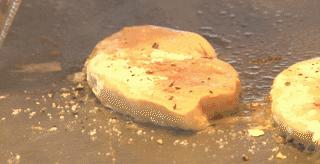 一家开在43楼的空中餐厅，去这里吃饭你得带上两个胃