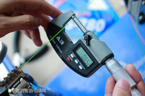 竟敢叫板“耐打之王”BG65，这款拍线到底有几把刷子？