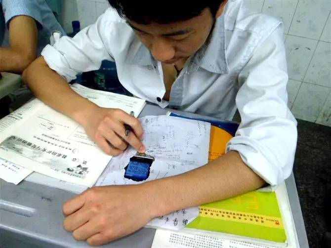 新宜宾三中,谢谢你三个字的歌词