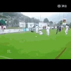 梅西半场一条龙突破送出精彩助攻,梅西首个帽子戏法名宿评价