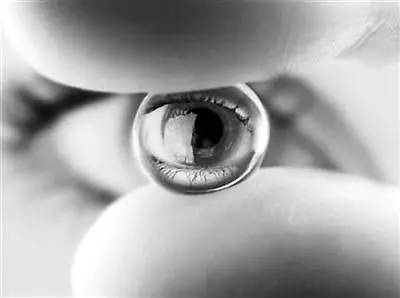 视力滑坡！这些隐形眼镜才是扮美秘籍