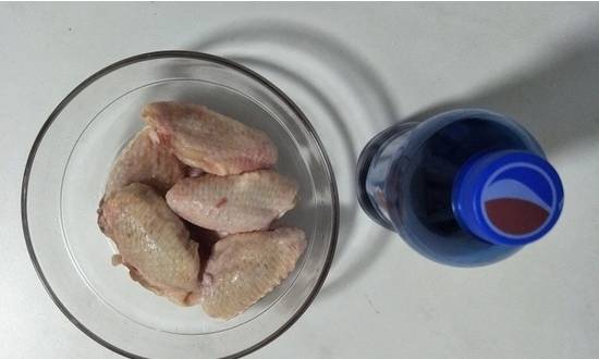 网“蓝”｜不用打飞的去巴厘岛，来上海就能喝到爆款蓝色可乐！（献给爱喝可乐的everybody