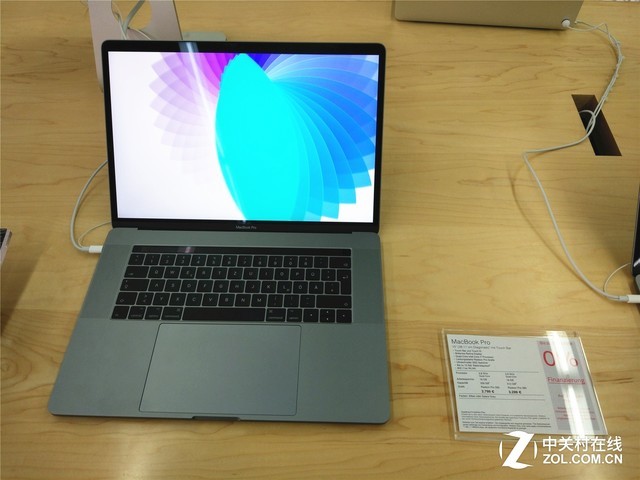 iPhone7比国内贵600!编辑在德国卖场发现坑爹货