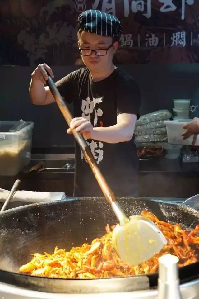 长沙吃虾网红店在哪里,长沙河西哪家油爆虾最好吃