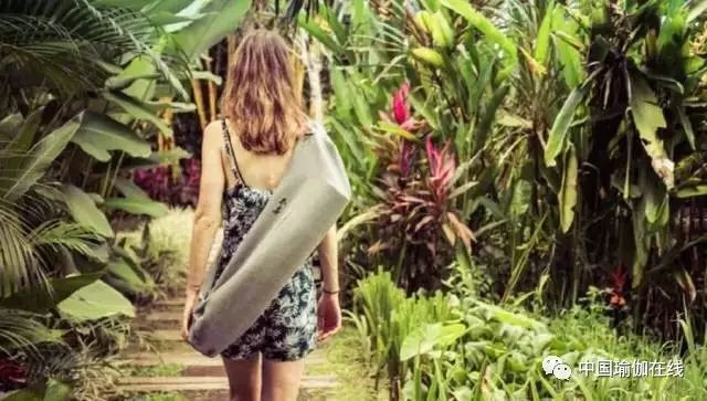 生理期下犬式瑜伽体式,瑜伽鸽子式经期可以练吗