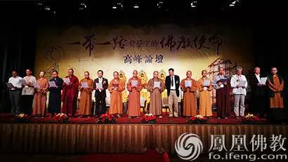 少林武僧释延觉雪地展现中国功夫,释延觉自称少林寺第一护法武僧