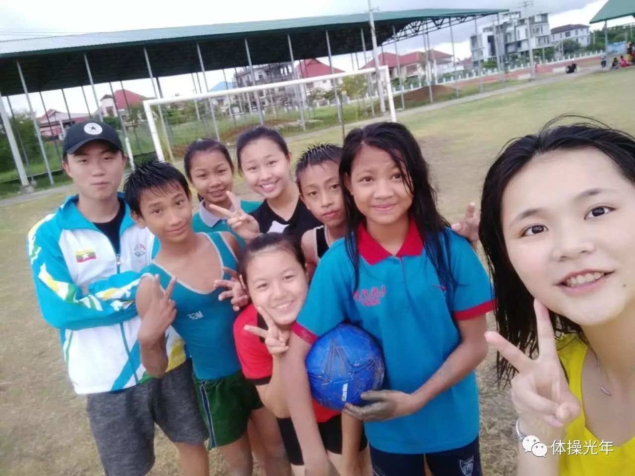 光年独家｜吕雅雯：在缅甸教体操的中国姑娘