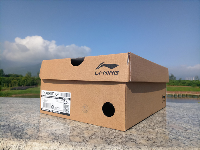 李宁弧型跑鞋,极致软弹跑鞋李宁