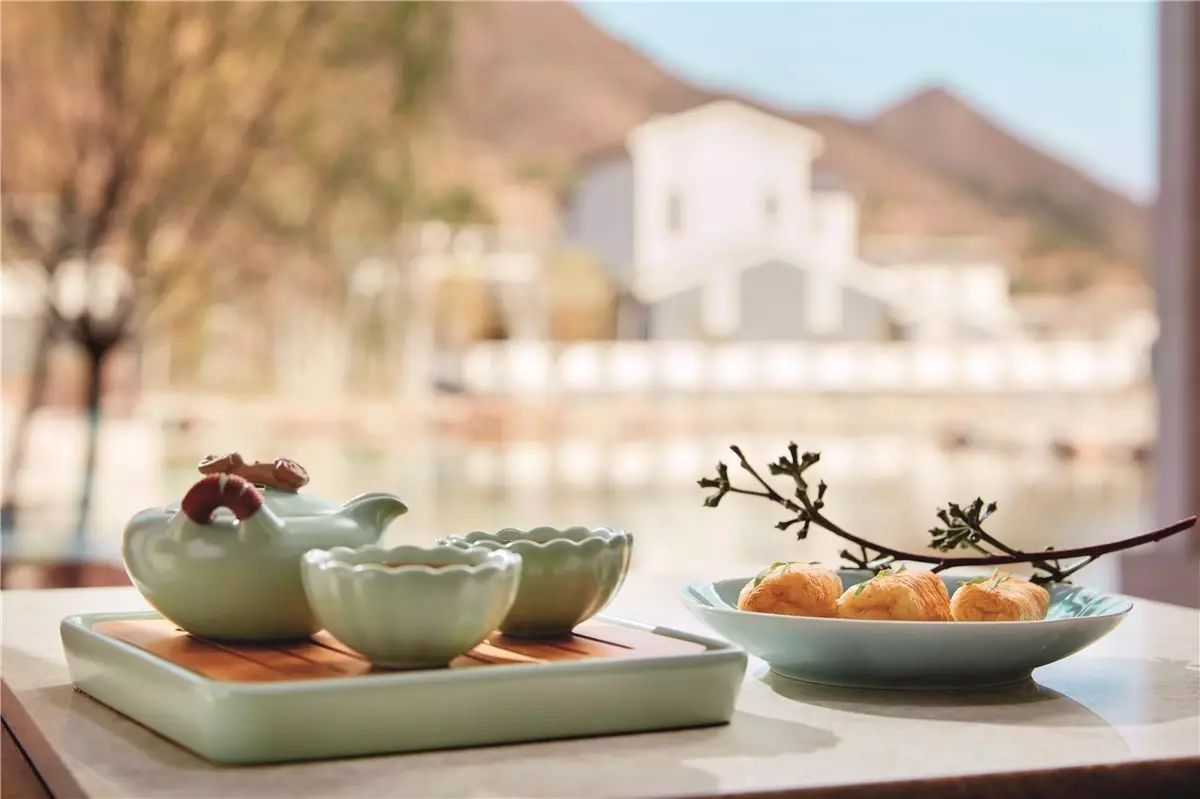 隐居山林烟雨间,自在山间隐居